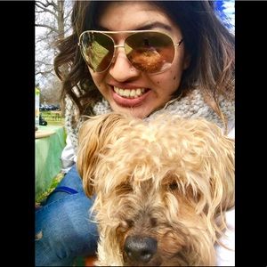 Meet your Posher, Iris